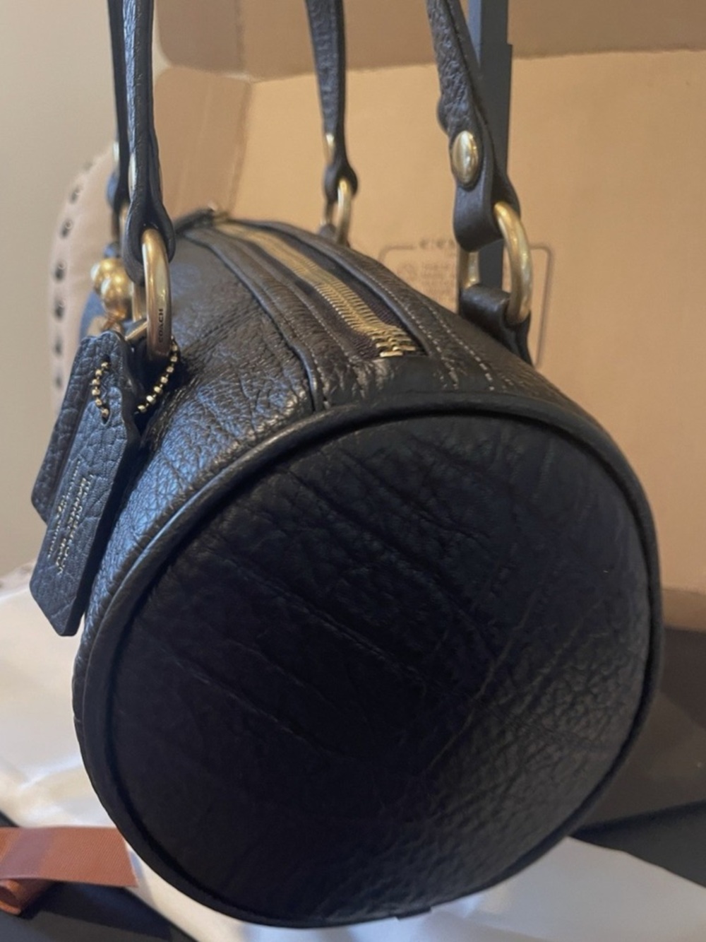 New Coach Kisslock Barrel Shoulder Bag 28 with Black and Gold - Picture 12 of 14